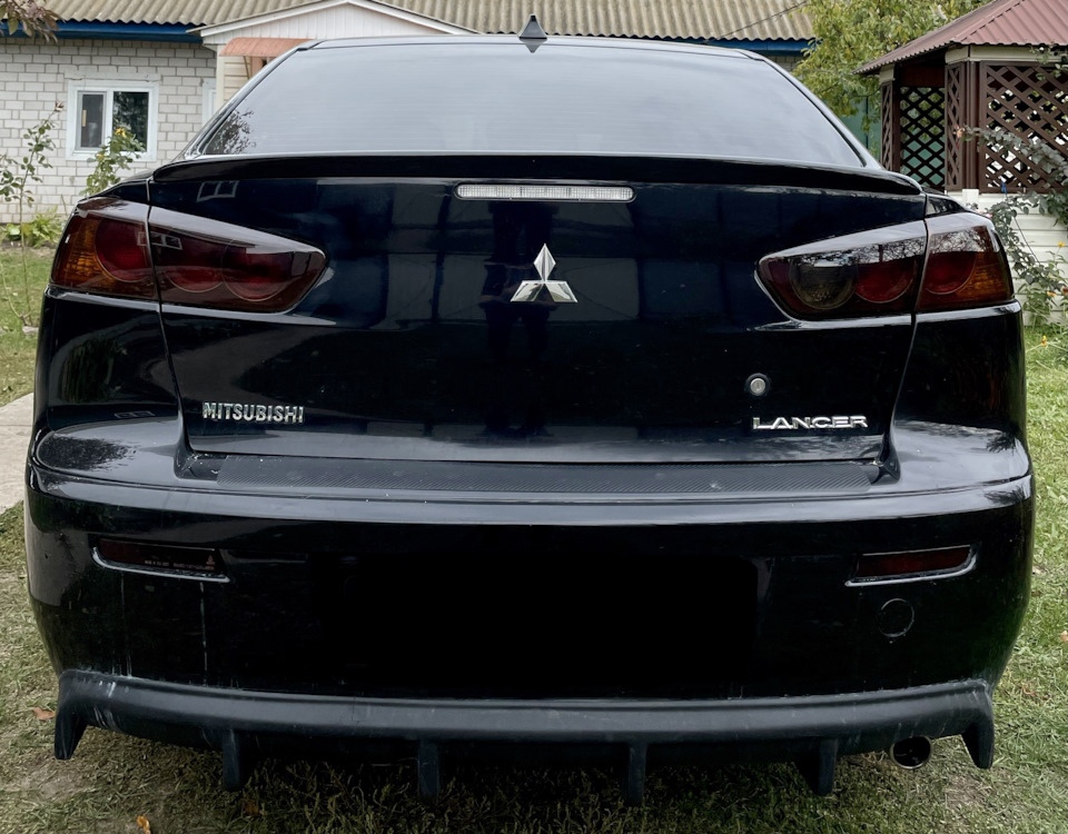 Тонування задніх ліхтарів Lancer X 10 1