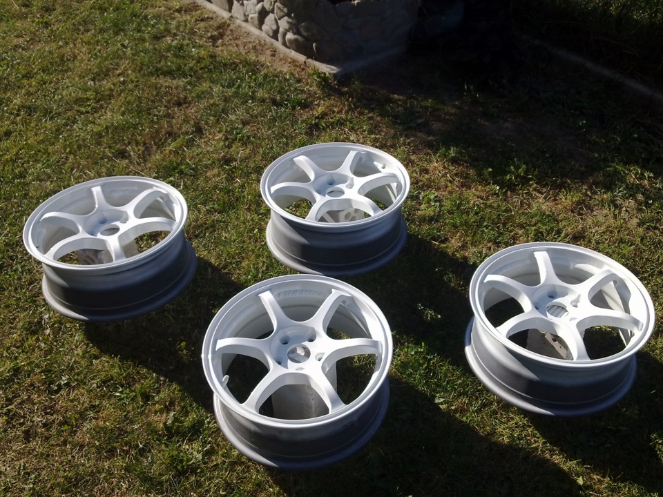 Advan RG-2 White 1