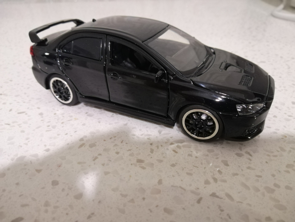 Міні Lancer 1