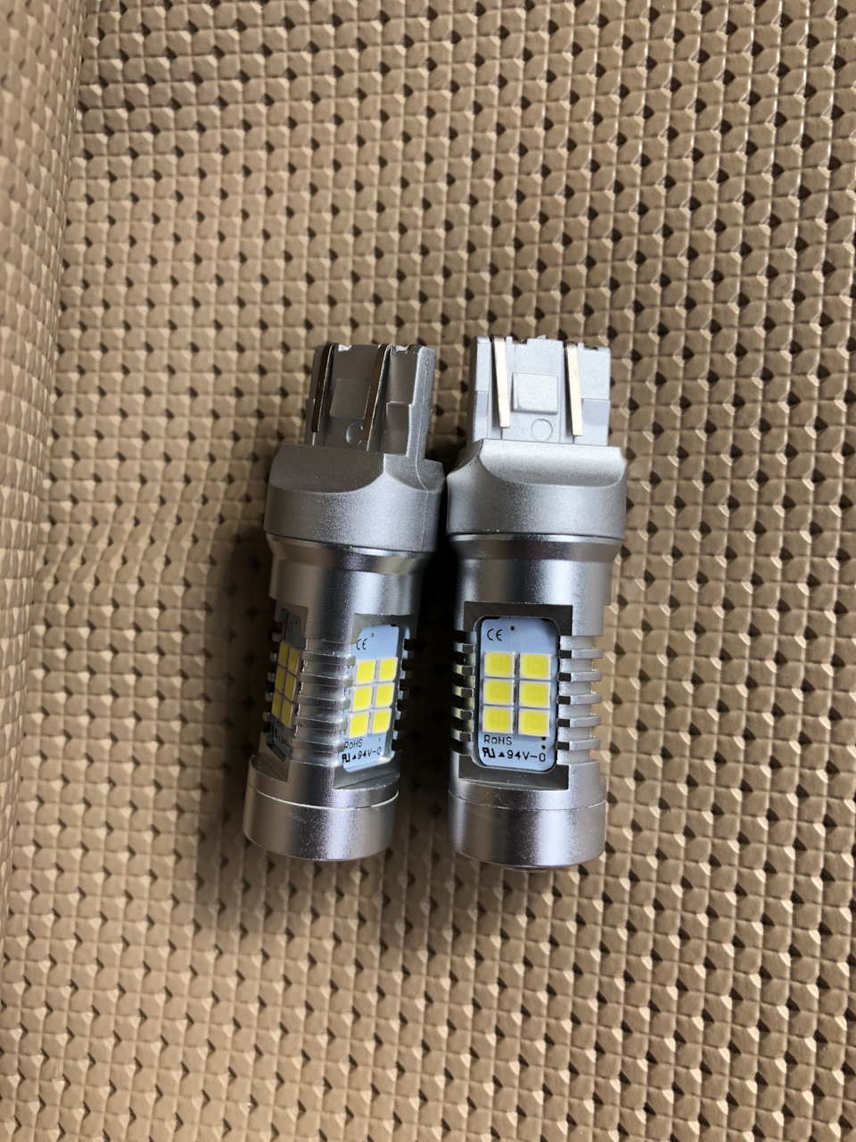 Поставив LED лампи заднього ходу 2