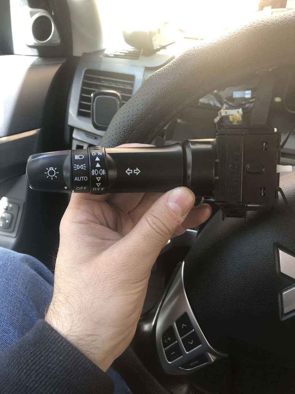 Ручка перемикання поворотів з автоматичним режимом світла та підключення датчика світла
