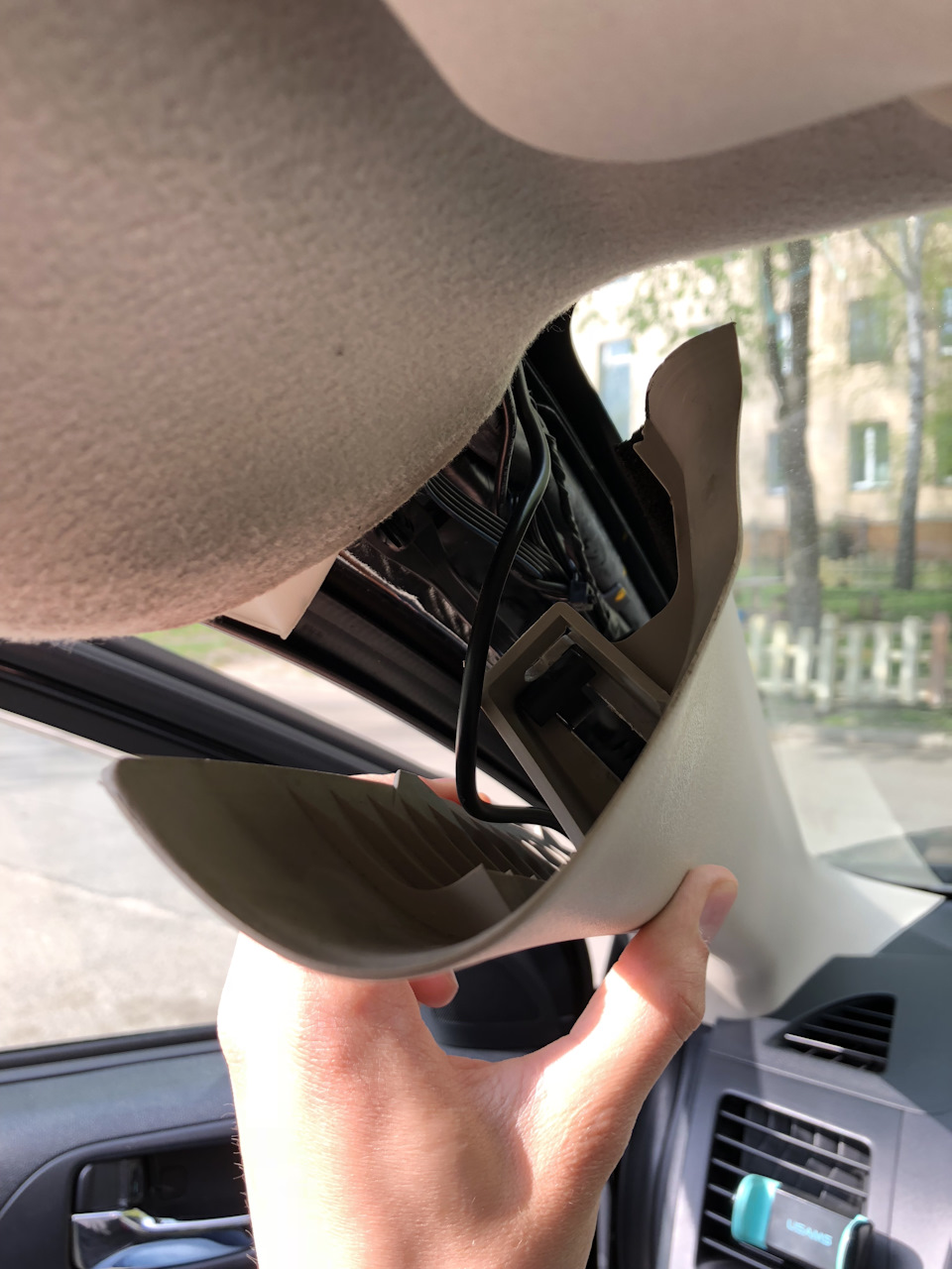 Приховане встановлення реєстратора LeadEdge H245 Dash Cam на Lancer X 4