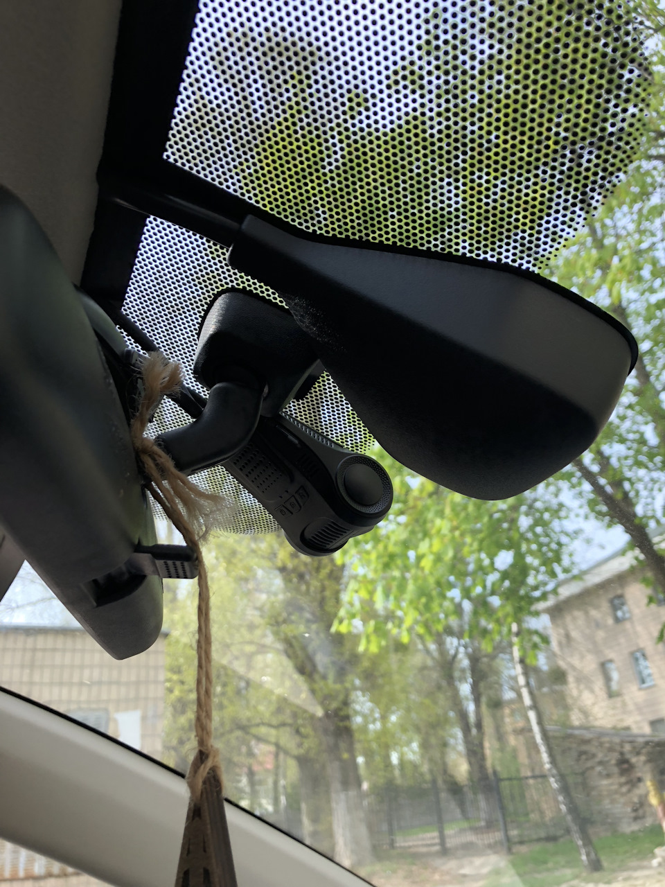 Приховане встановлення реєстратора LeadEdge H245 Dash Cam на Lancer X 3