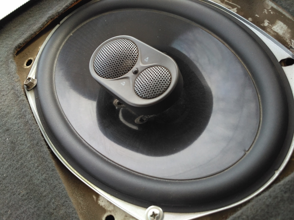 Alpine cde 126bt - акустика JBL 3