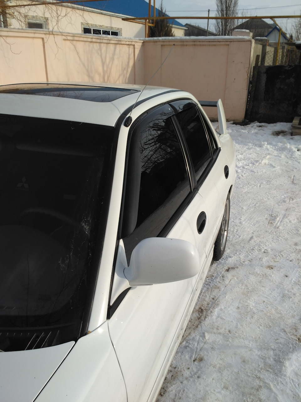 дефлектори вікон lancer v 92-95 рік 3