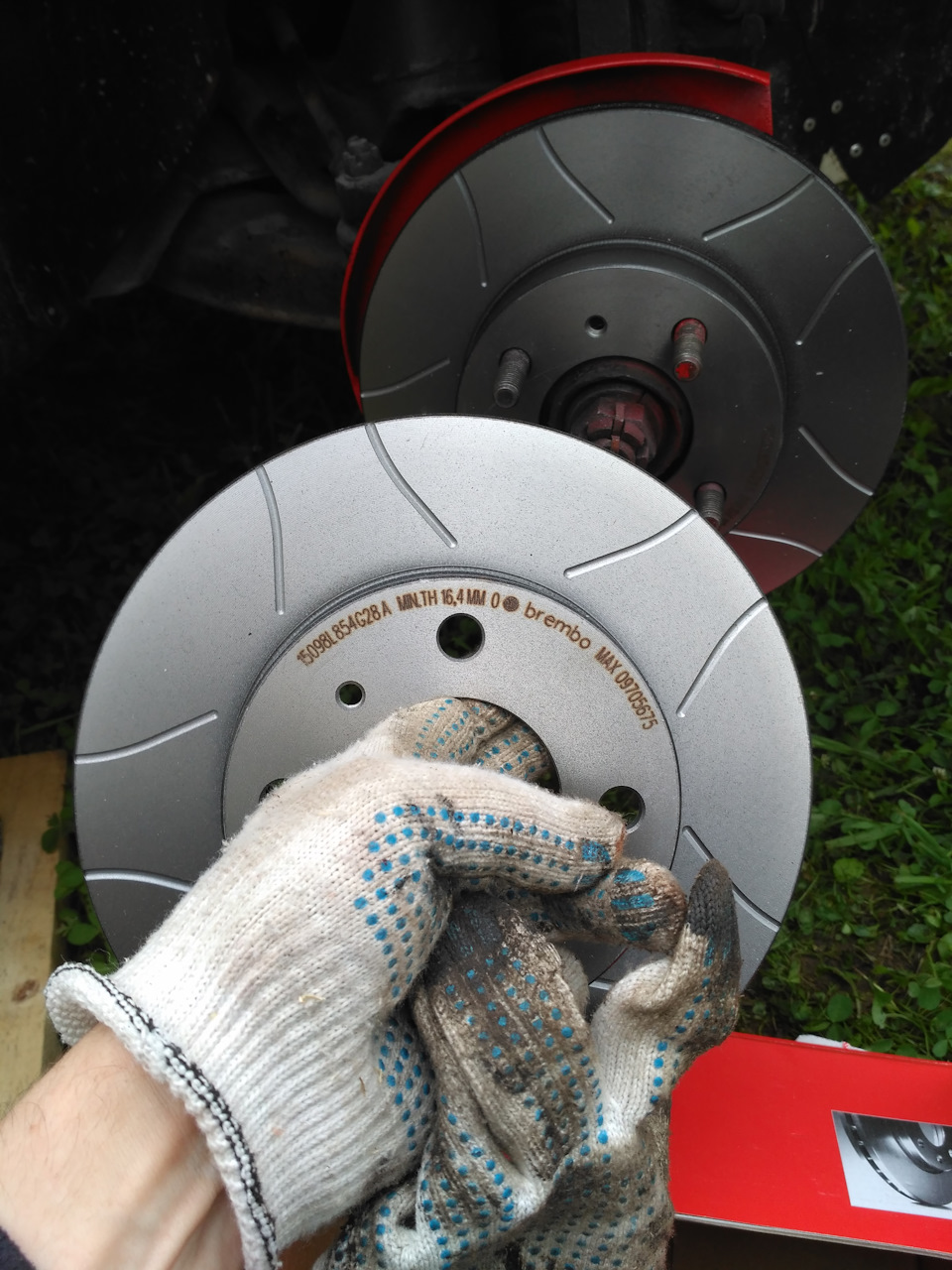 передні гальмівні диски та колодки brembo 1