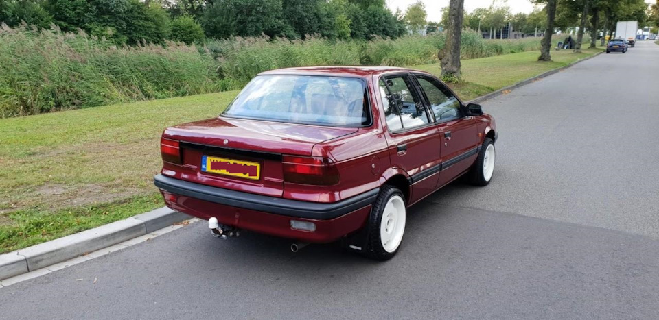 Mitsubishi Lancer 1990 3