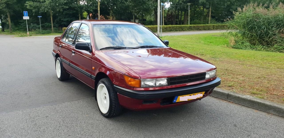 Mitsubishi Lancer 1990 5
