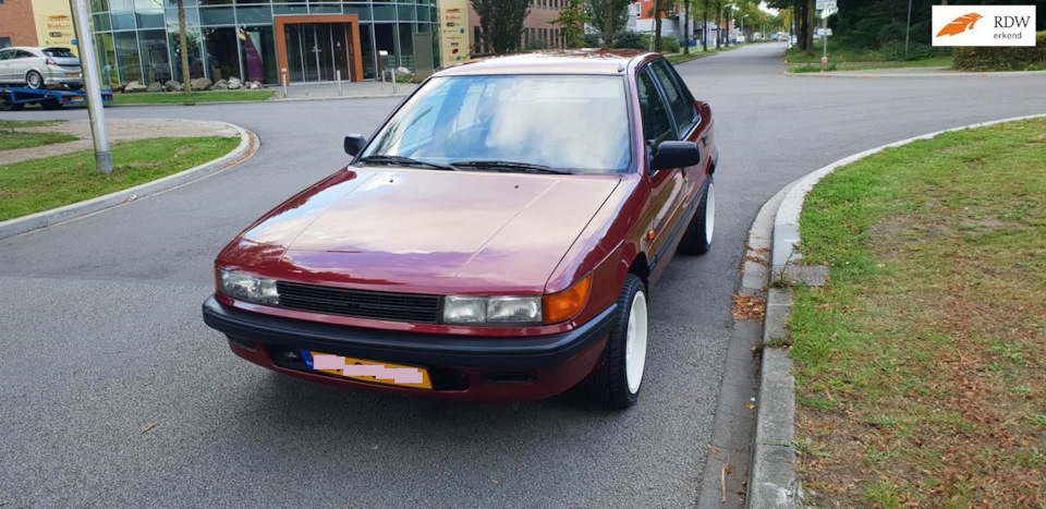 Mitsubishi Lancer 1990 1