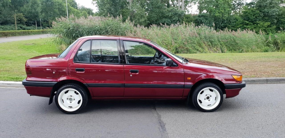 Mitsubishi Lancer 1990 4