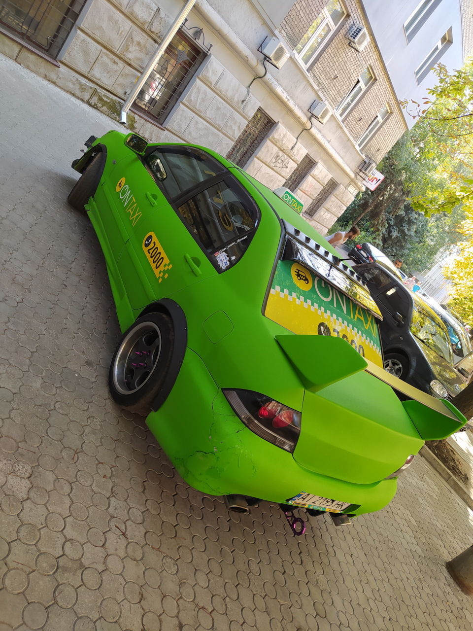 Козирок на скло в стилі ево 4