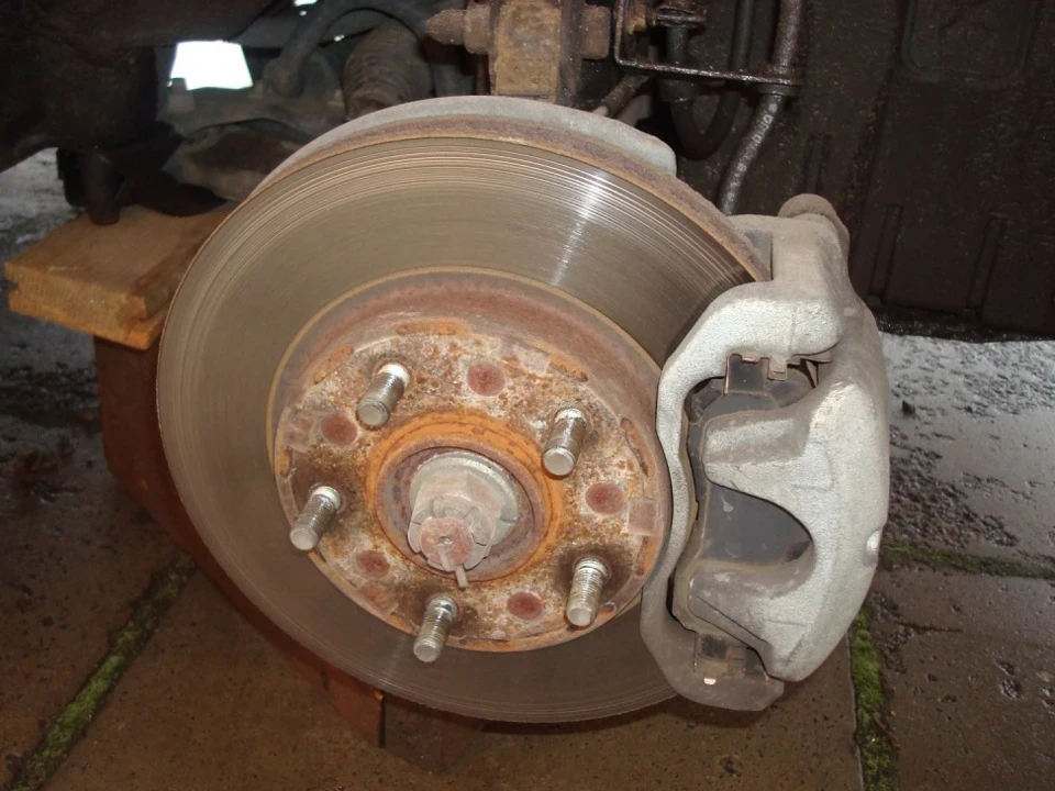 Супорт, фарбування під brembo.