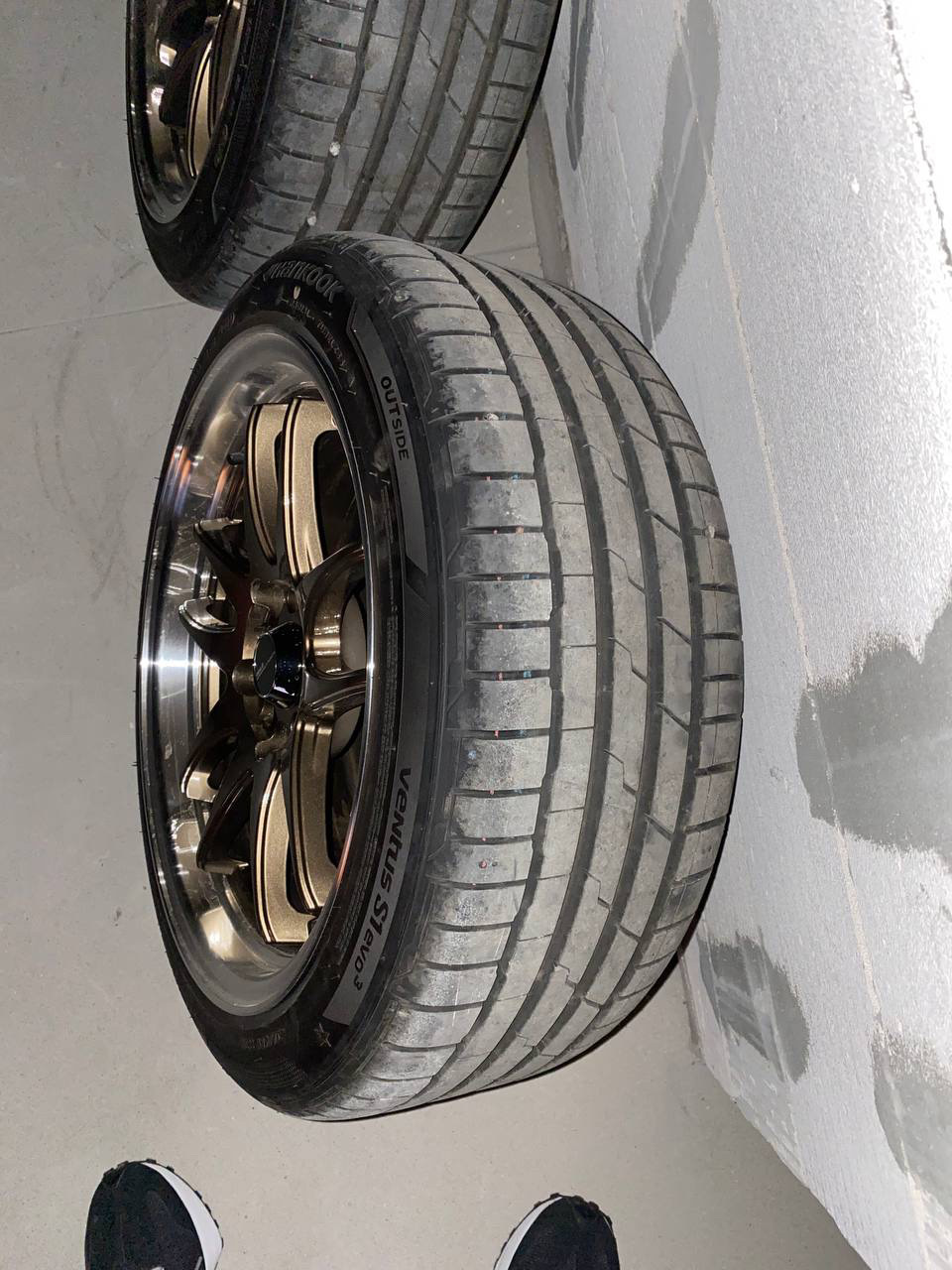 Продам літню гуму Hankook s1evo3 (205/45/17) 4