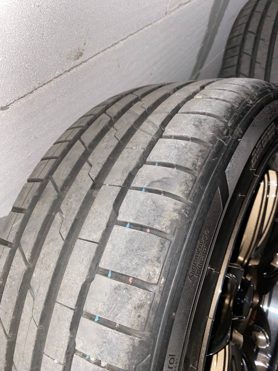 Продам літню гуму Hankook s1evo3 (205/45/17) 3