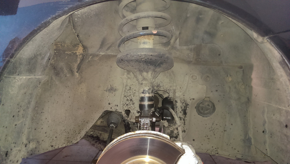 KYB GAS SHOCK ABSORBER - по колу. 5