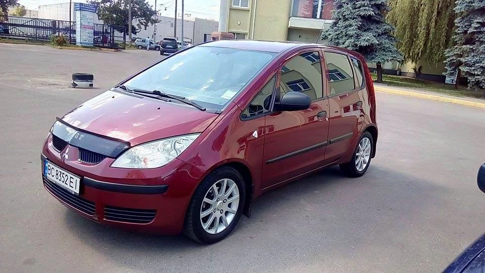 Приймайте до лав - MitsubishiColt сестри!
