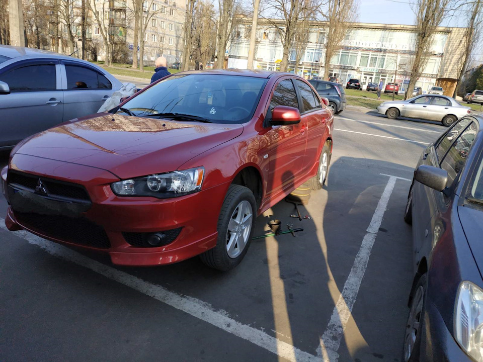Не планував, але довелося купити 2 нові покришки 3