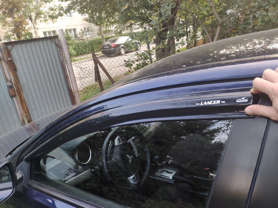 Ветровики Mugen Style на Lancer X