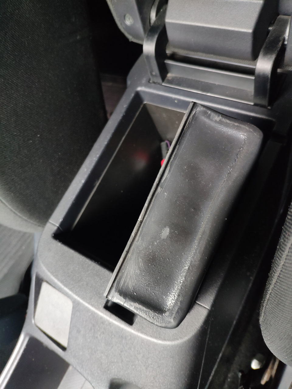 Вставка підлокітника для Lancer X 3