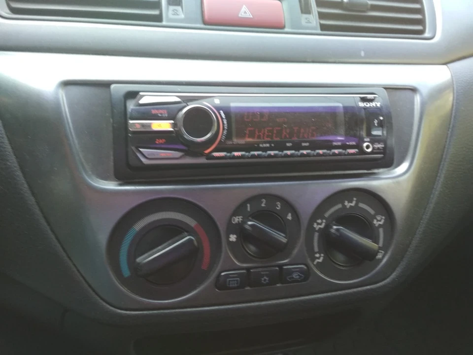 Magnitola sony GT700UI