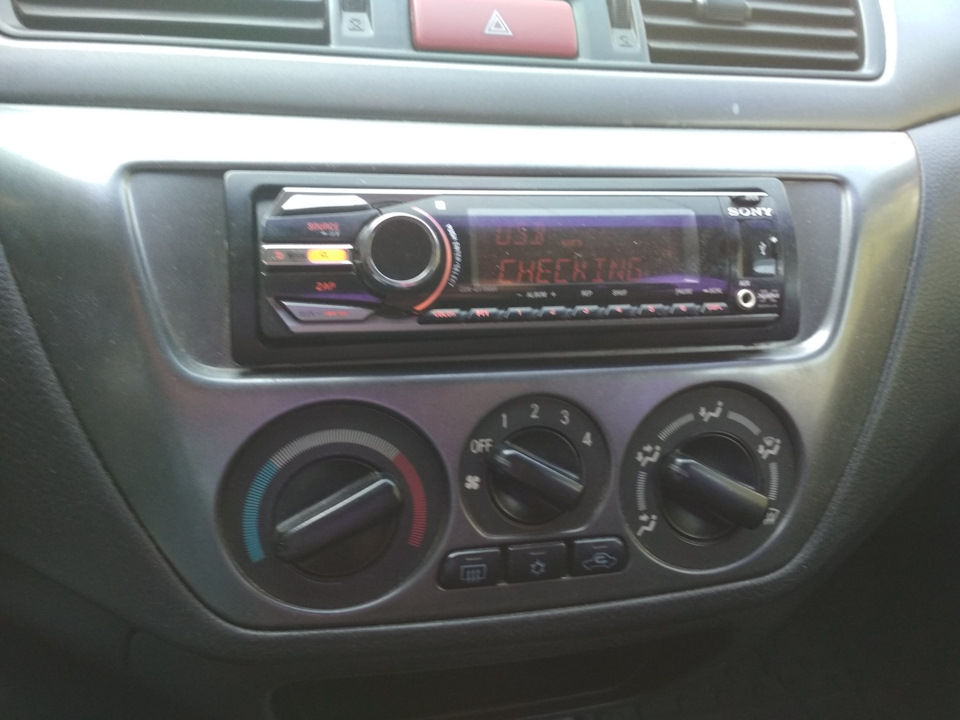 Magnitola sony GT700UI 1