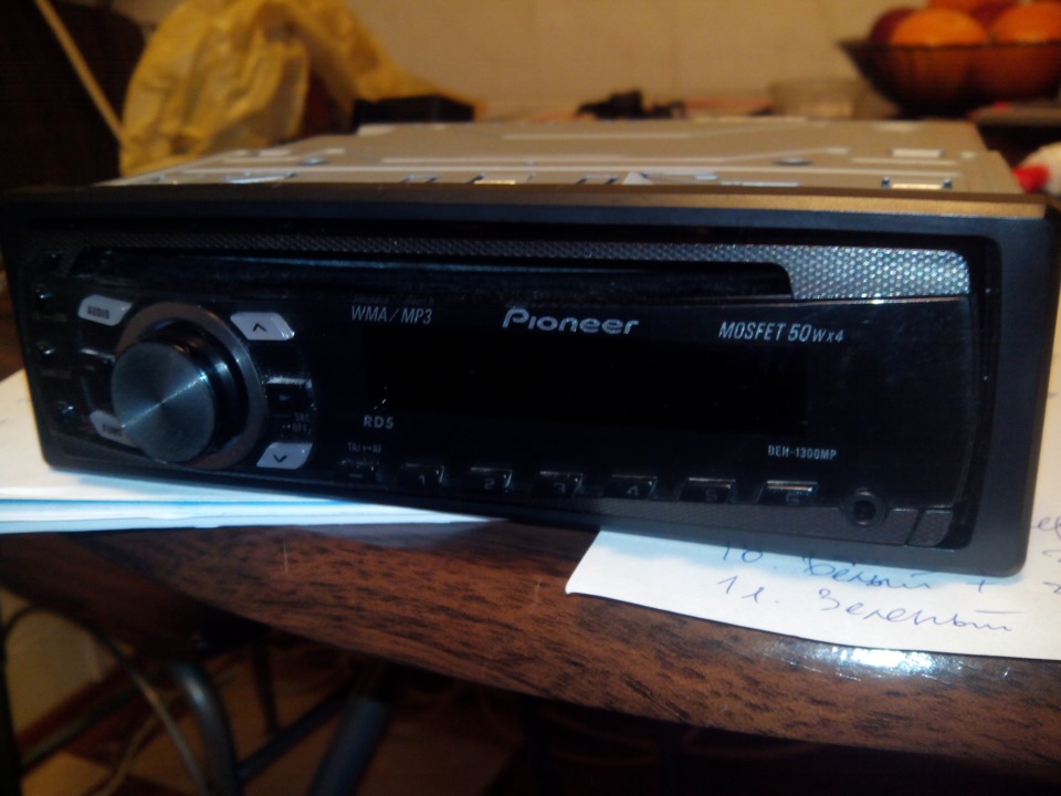 Змінив гамнітолку. Вкорячив Pioneer DEH-1300MP 2
