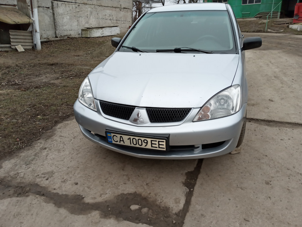 Передній бампер від рестайлу. 1