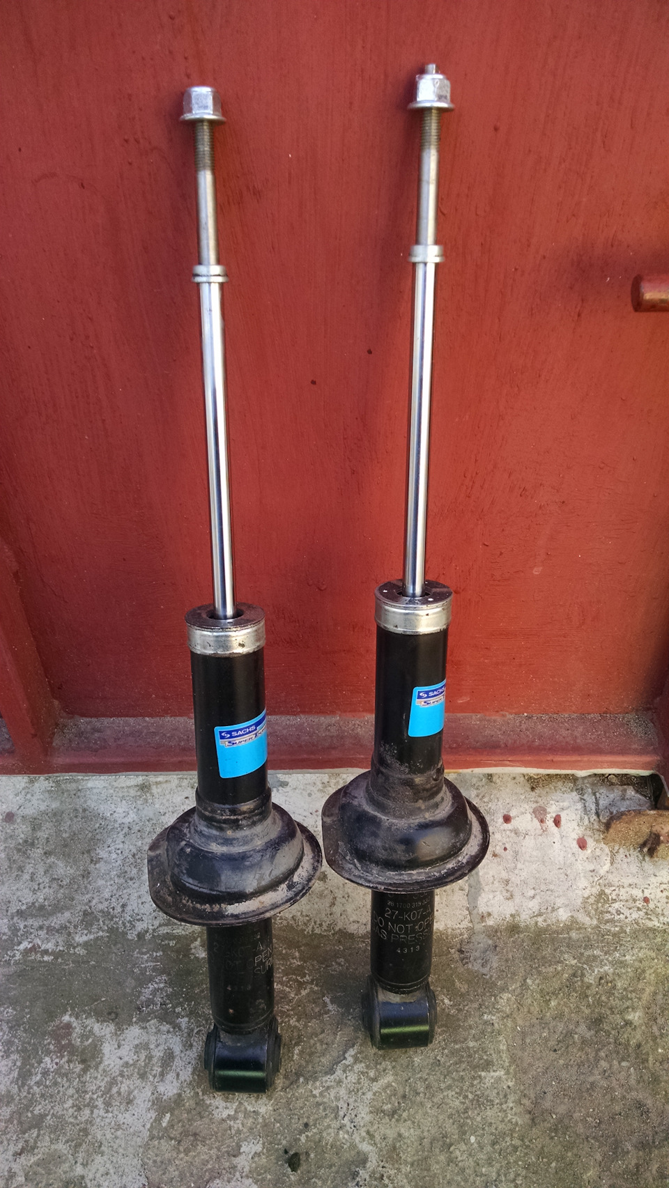 Задні аморти Sachs 1