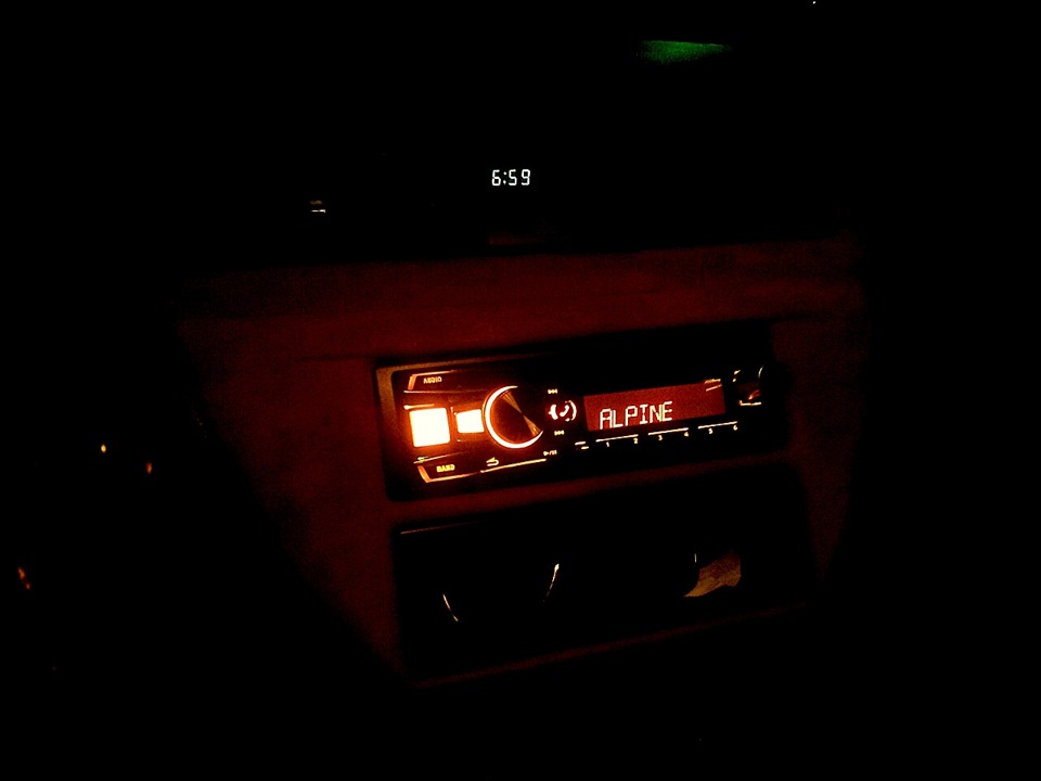 Alpine UTE-92BT 3