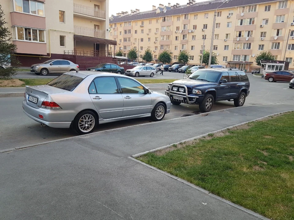 Автомобіль продано, йому на зміну приїхав...