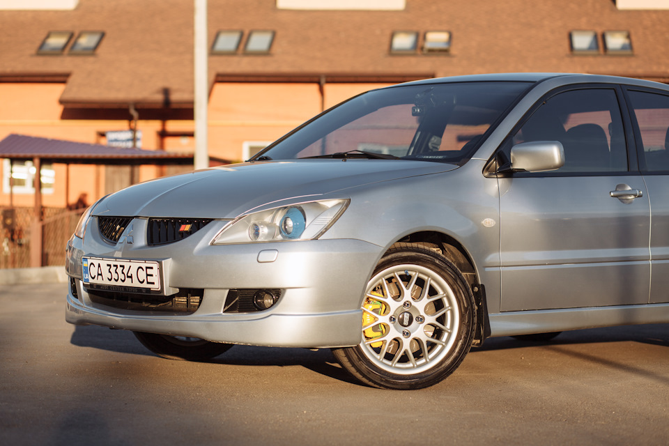 Кілька свіжих кадрів з новими гратами Ralliart 4