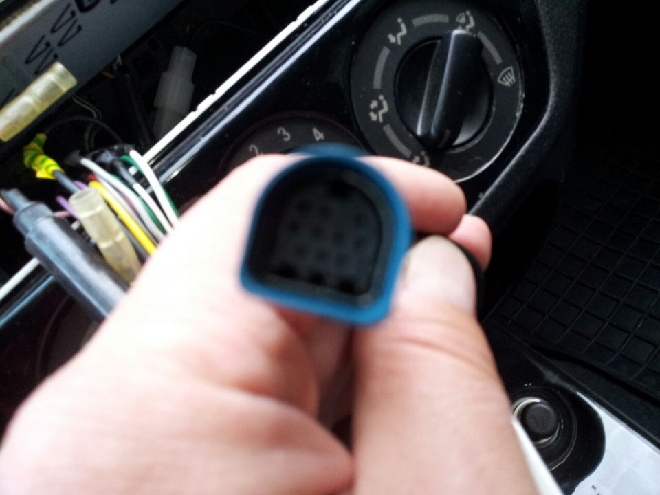 Підключення ipod до голови Alpine. 3