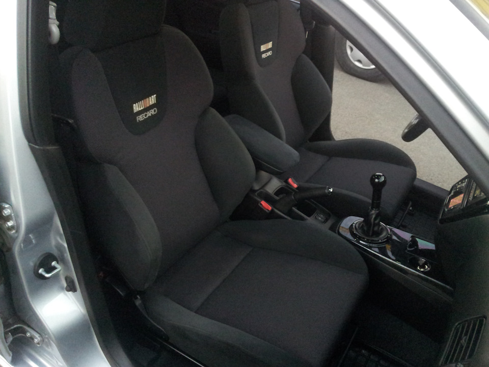 Рідкісні RECARO RALLIART + підлокітник (установка) для Lancer 9 5