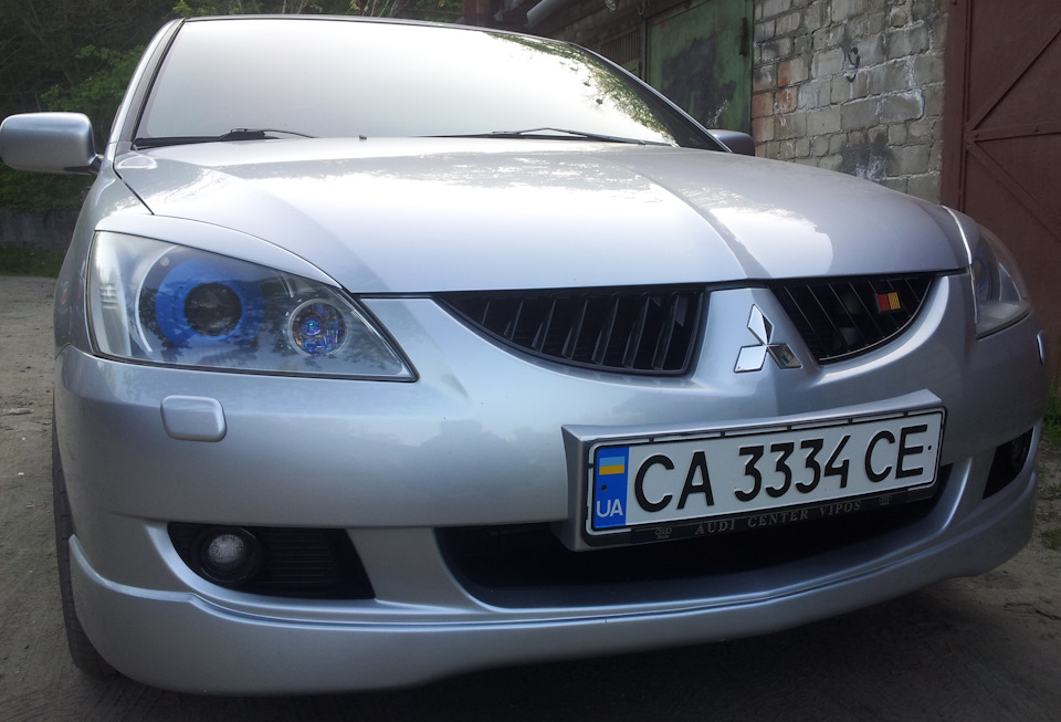 Рішітка радіатора RALLI///ART Lancer 9 2.4 (установка) 2
