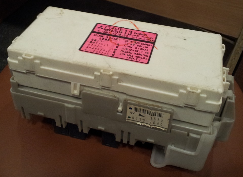 Дзеркала з приводом складання + ETACS від Cedia на Lancer 9 3