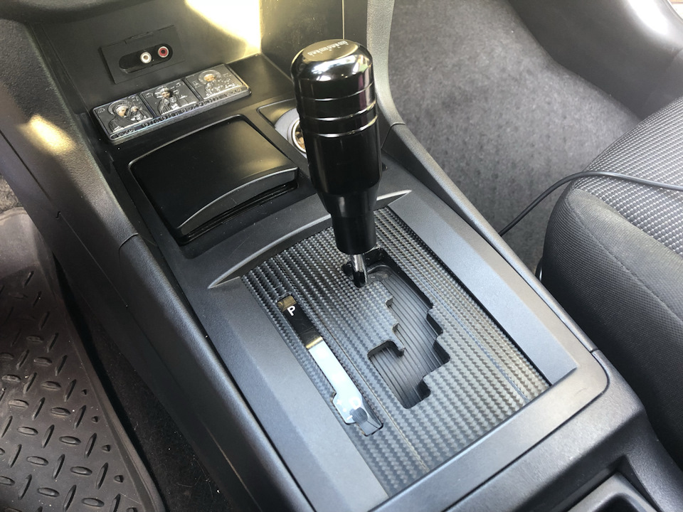 Momo shift knob & вставки Carbon 4D 2