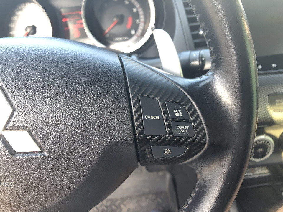 Momo shift knob & вставки Carbon 4D 3