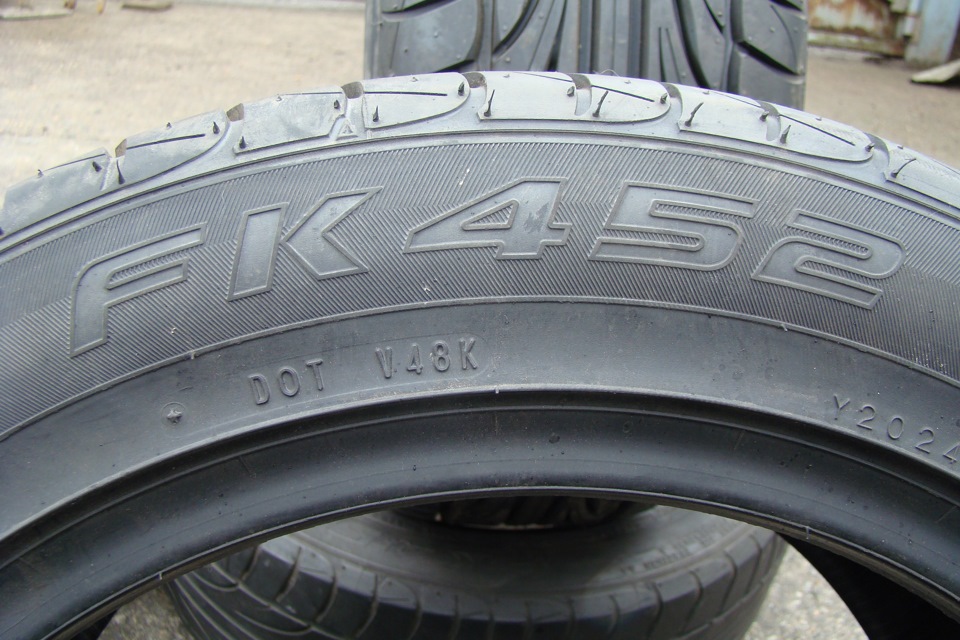 Літня гума Falken FK-452 205/55 R16. 5