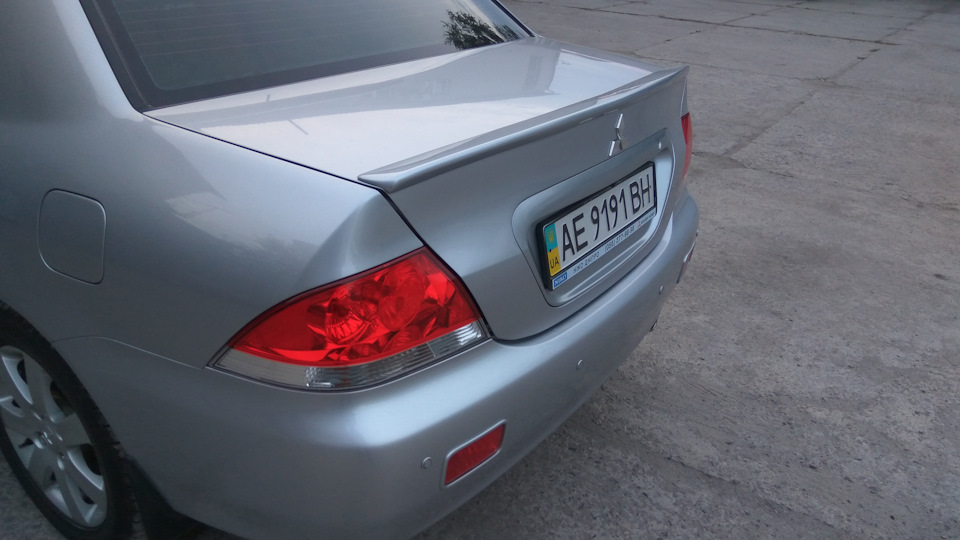 Ліп спойлер (шабля) багажника Lancer IX 1