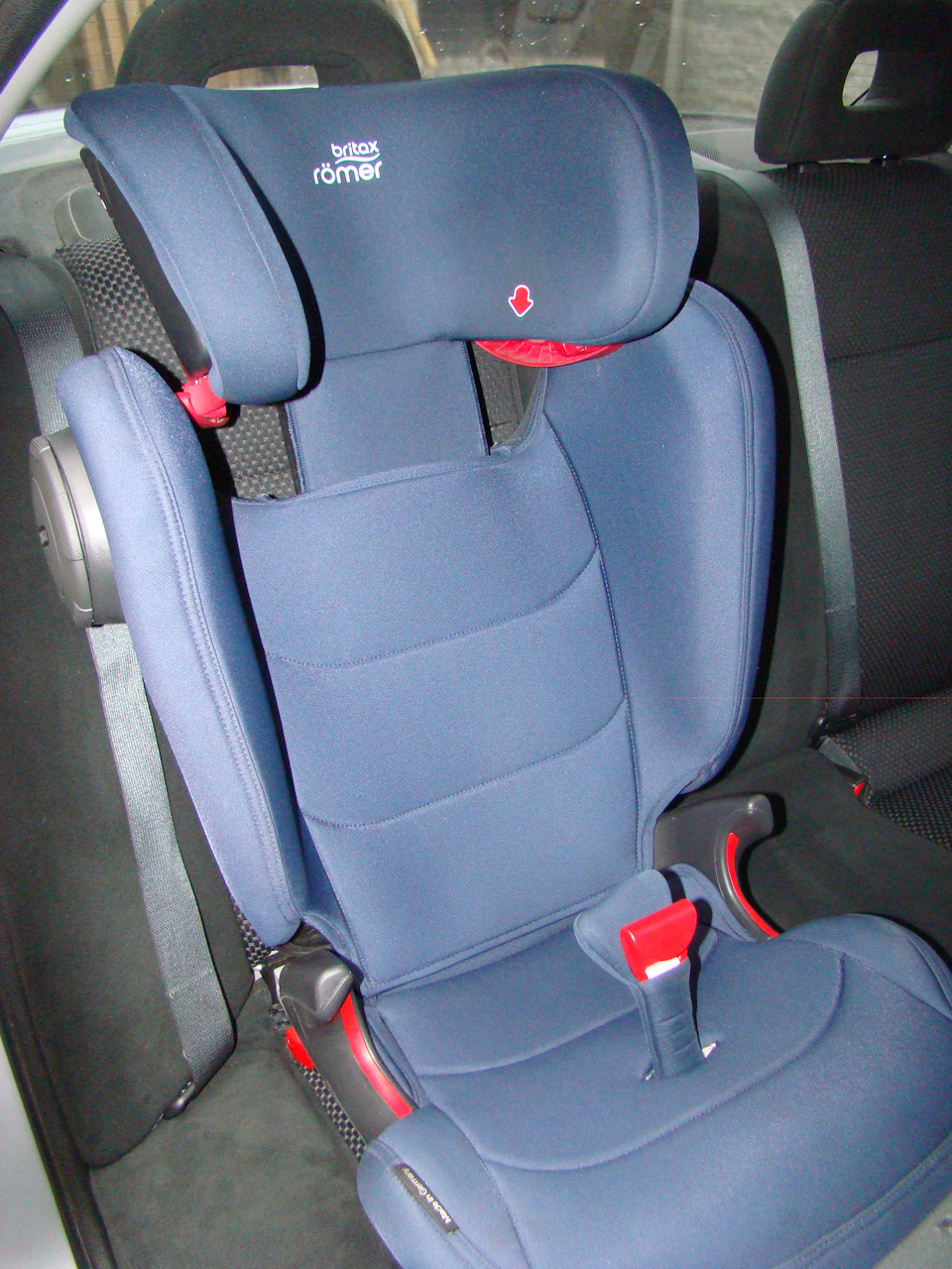 Нове крісло для VIP пасажира (BRITAX ROMER KIDFIX III M). 5