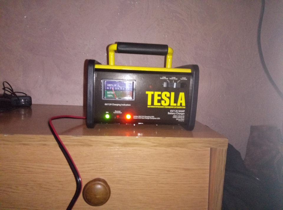 Зарядне Tesla 1