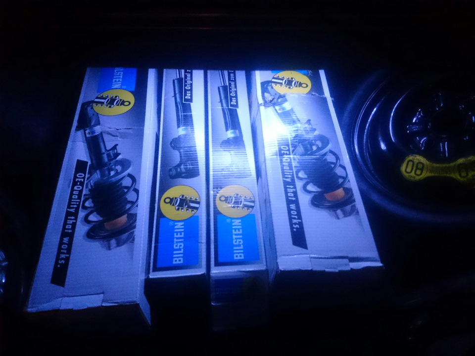 Заміна стійок на Bilstein B4 2