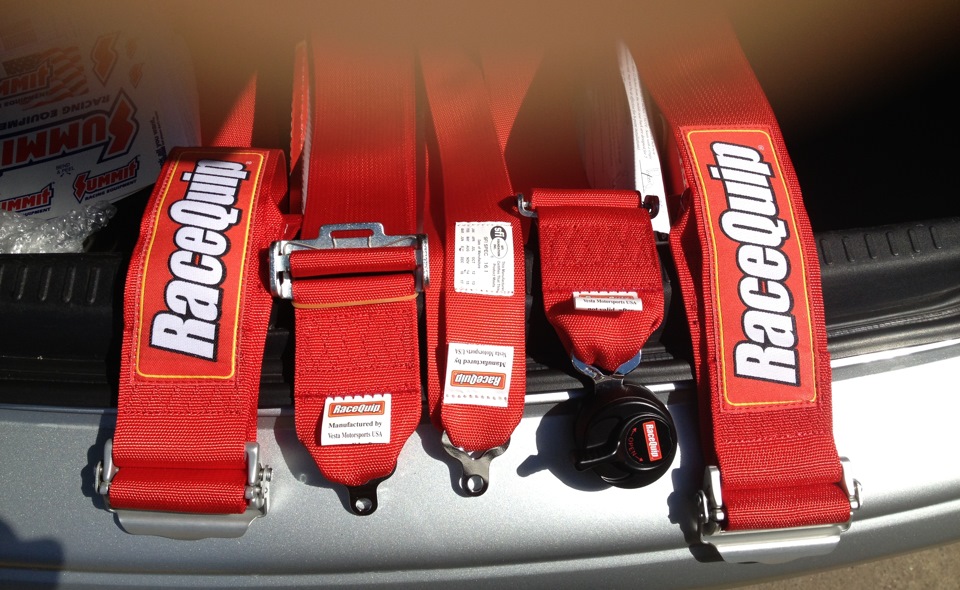 3 Ремені RaceQuip 6 точок з омологацією до 2020 року. 5