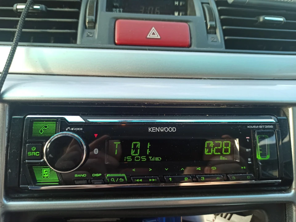 Kenwood kmm-bt356 и саб)