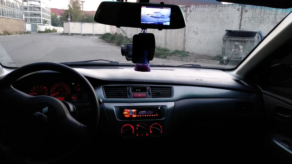 Поклейка деталей салону плівкою під карбон 4D