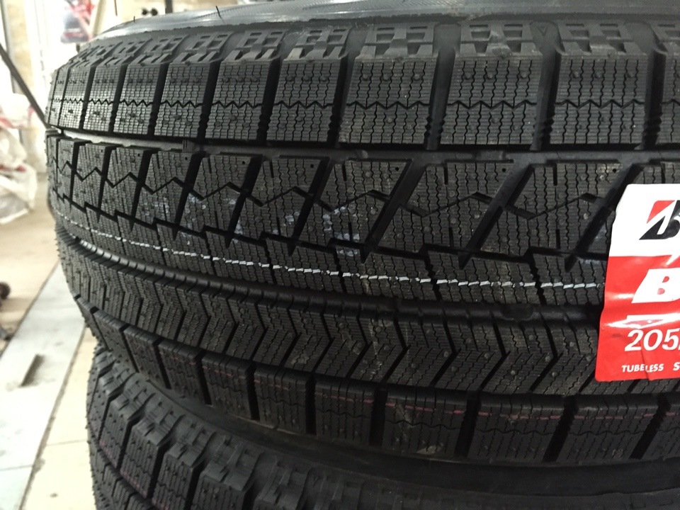 Шини Bridgestone Blizzak VRX 205/60 R16 92S 4