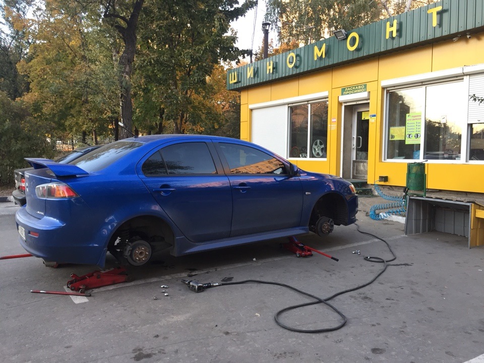 Шини Bridgestone Blizzak VRX 205/60 R16 92S 2