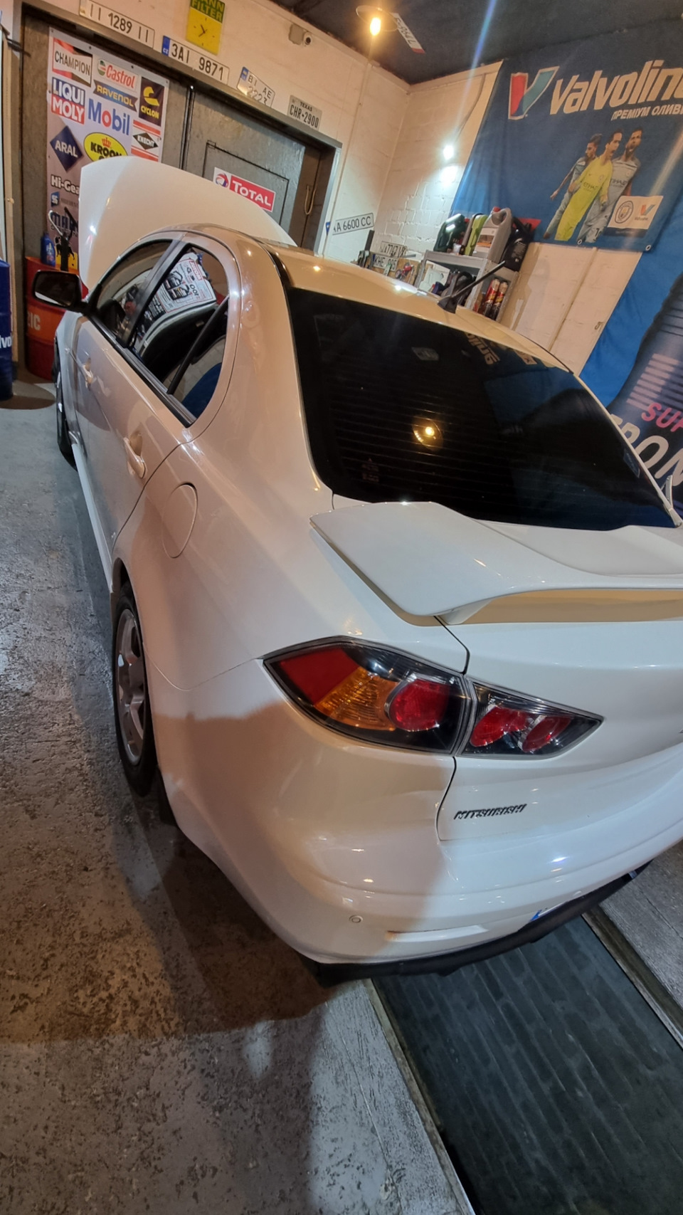 Масло Motul 8100 5w30 3