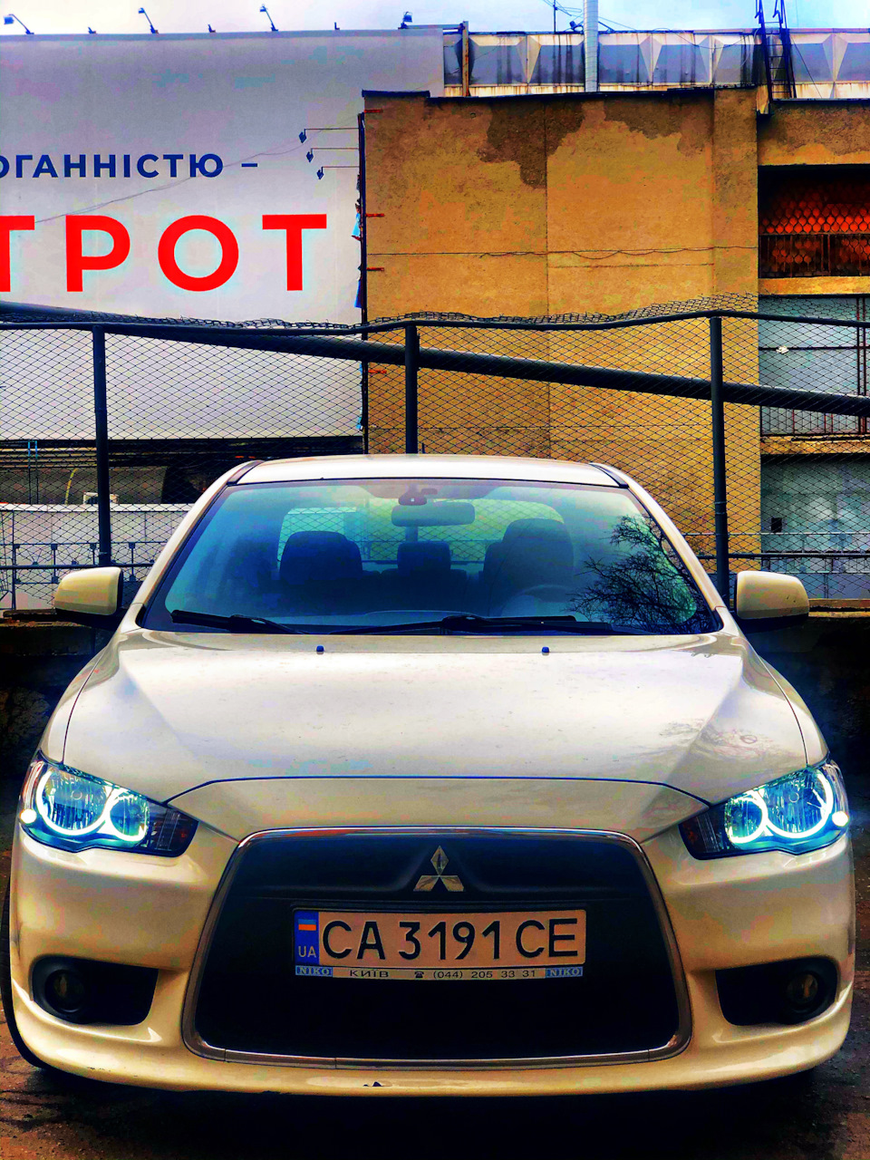Ангельські LED очі, Лип-спойлер, тонування, ефект панорамного даху, магнітола, акулій плавець, тонування задніх фар 3