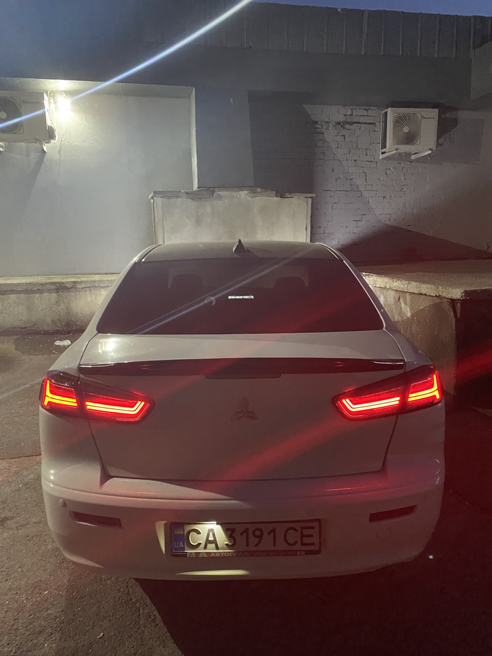 Встановив задні ліхтарі LED Audi-style 2
